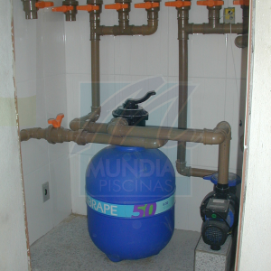 Instalação de bomba e filtro